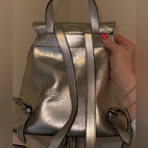 Theresa Sanchez 100% Leather Silver Metallic Backpack - Picture 2 of 6